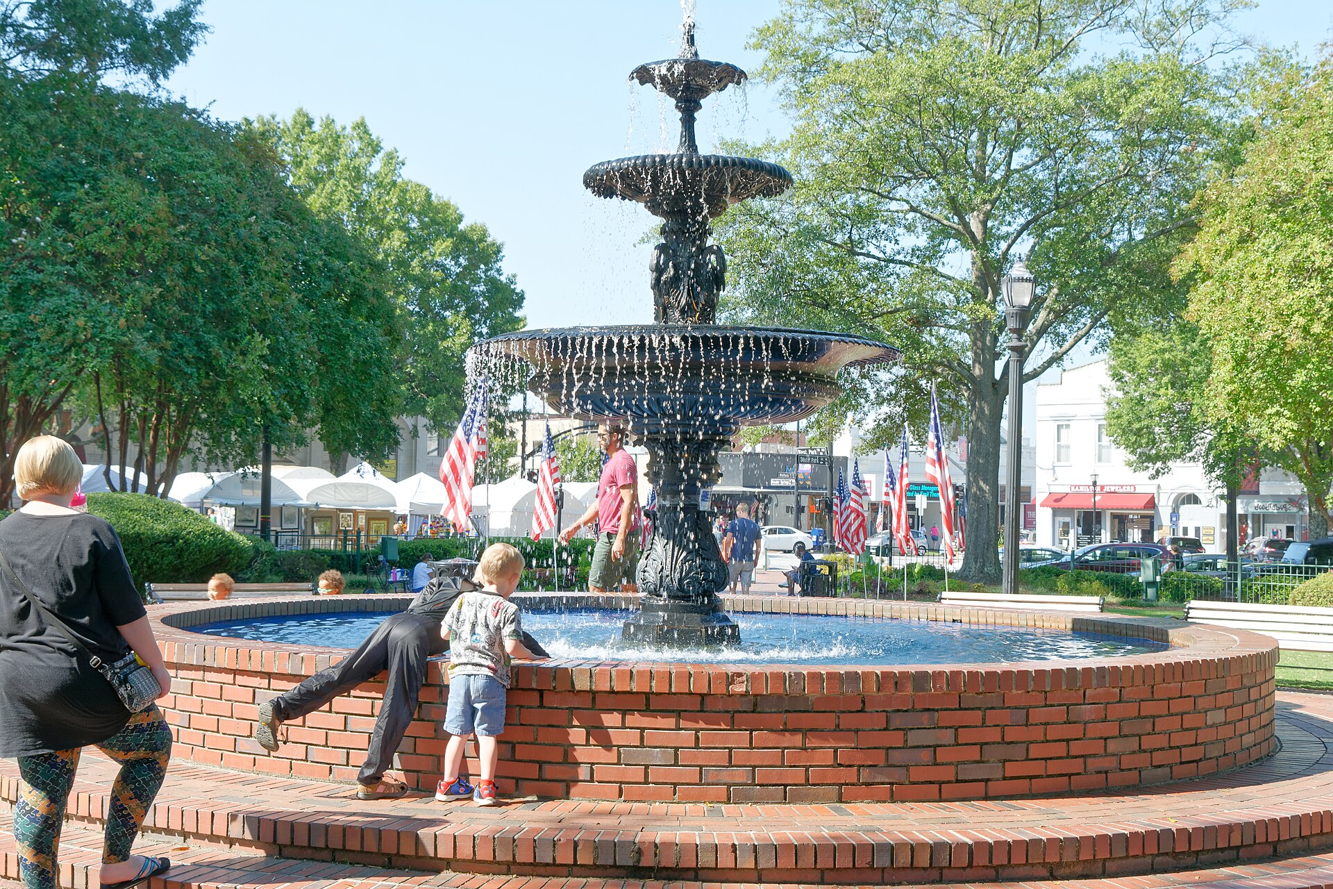 The fountain in Marietta Square